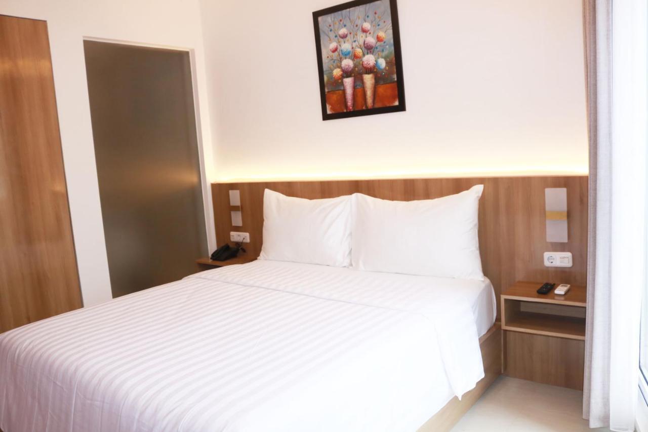 Surabaya River View Hotel Exterior photo